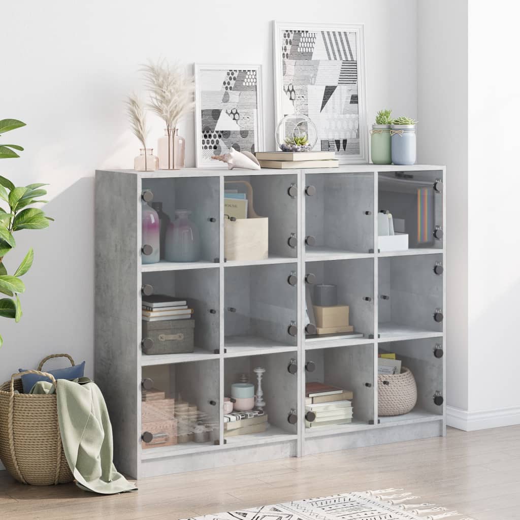 vidaXL Biblioteczka z drzwiczkami, szarość betonu, 136x37x109 cm