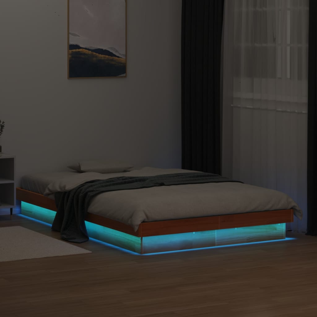 vidaXL Rama łóżka z LED, woskowy brąz, 135x190 cm, lite drewno sosnowe