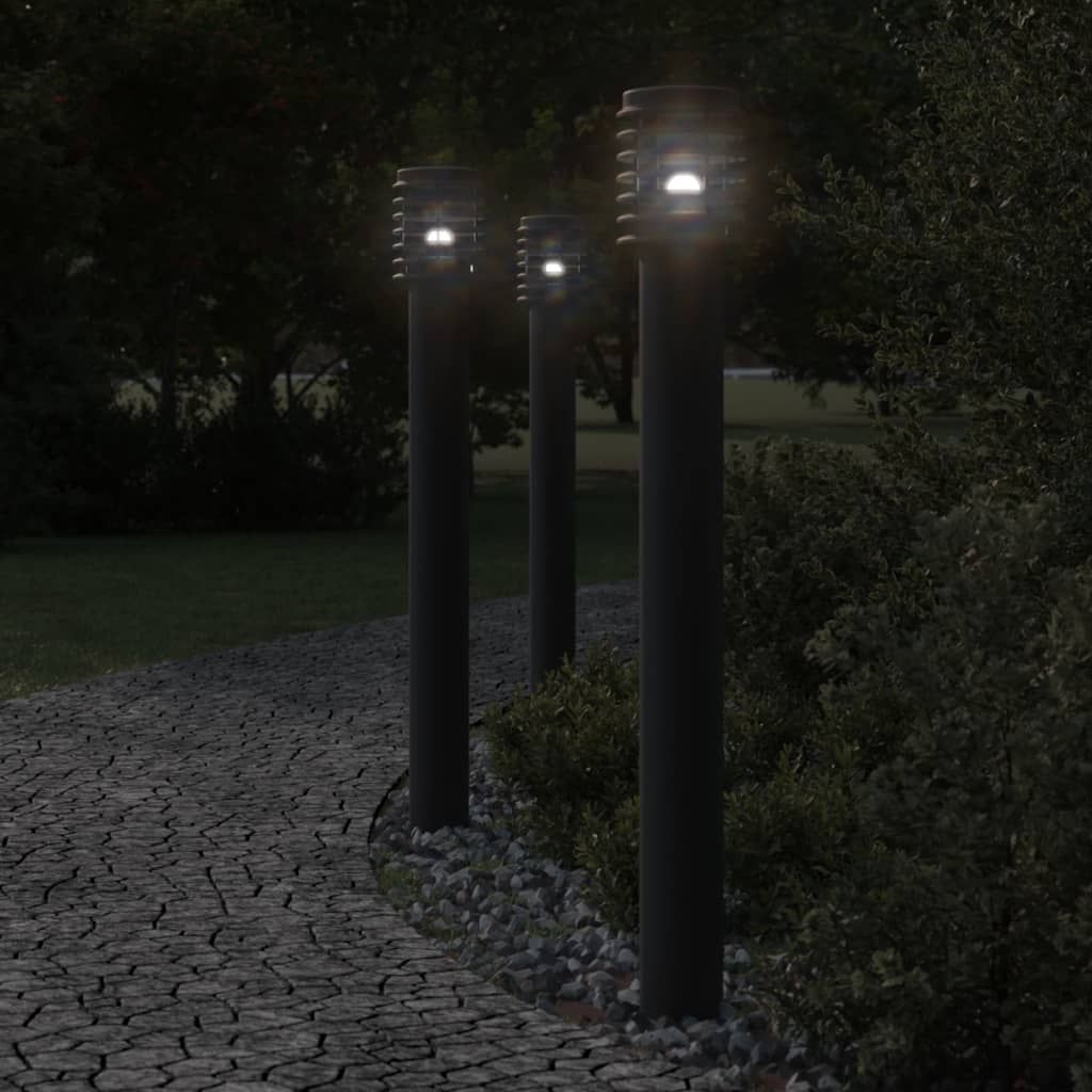 vidaXL Lampa ogrodowa słupek z gniazdkiem, czarna, 110 cm, stal
